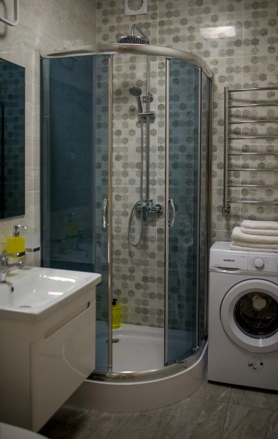 Modern Apartmeents Near Central Park Poltava Kültér fotó